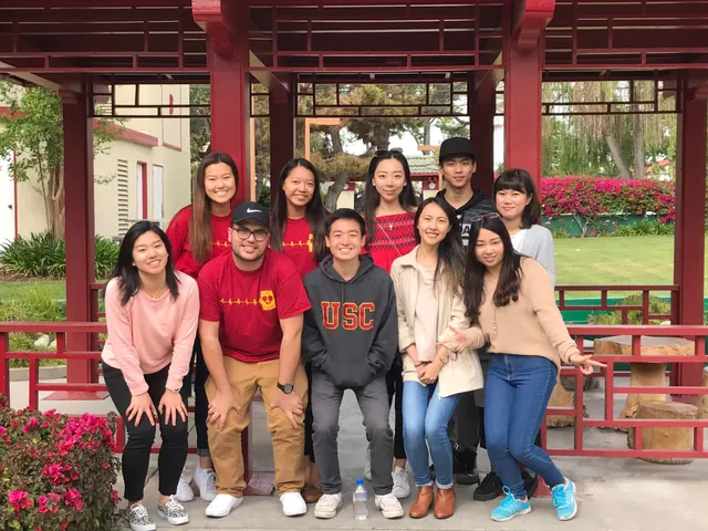 USC students providing health screenings