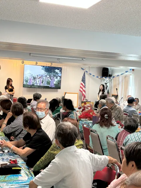 講者在活動中向住戶演講